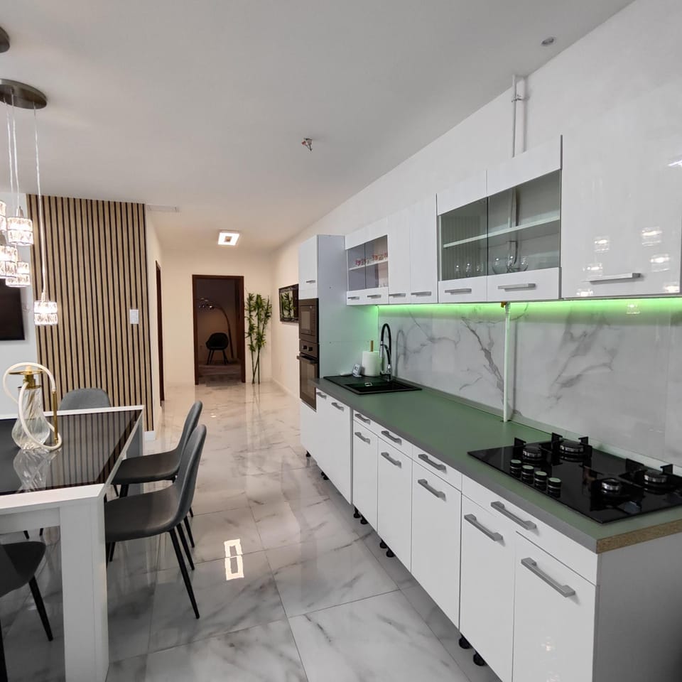 Kitchen or kitchenette, Dining area, pet friendly, stove