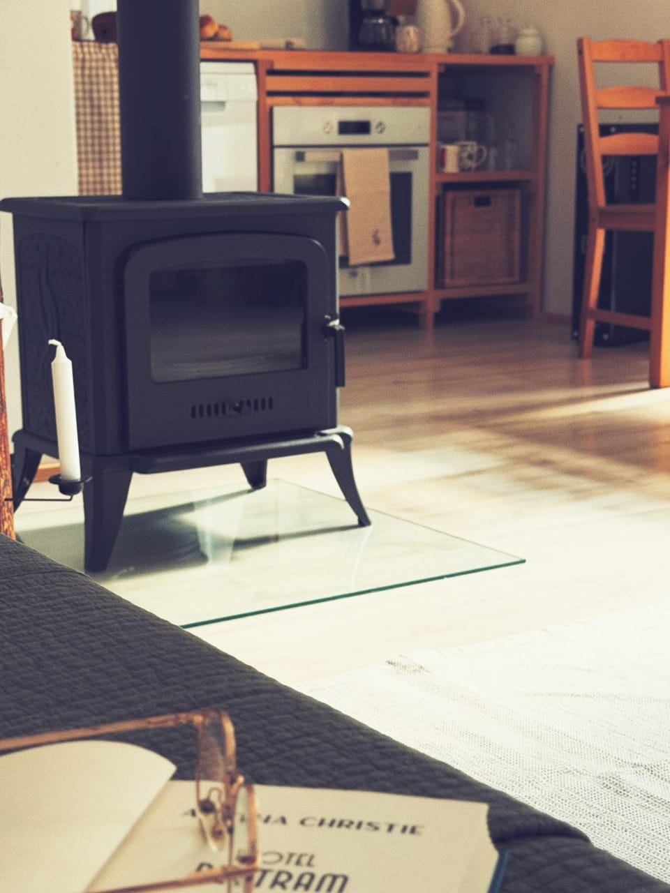 Kitchen or kitchenette, dishwasher, fireplace
