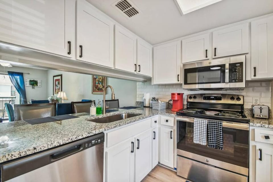 Coffee/tea facilities, Kitchen or kitchenette, dishwasher, minibar, pet friendly, stove, toaster