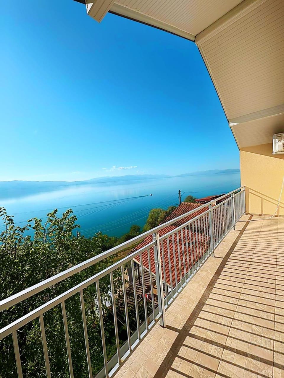 Indijano Apartment House in Municipality of Ohrid, North Macedonia