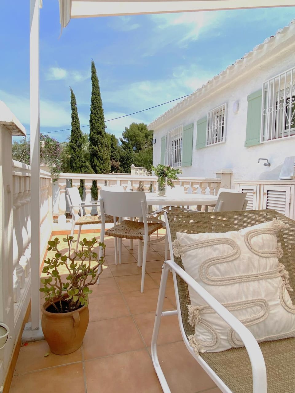 View (from property/room), Balcony/Terrace, Dining area