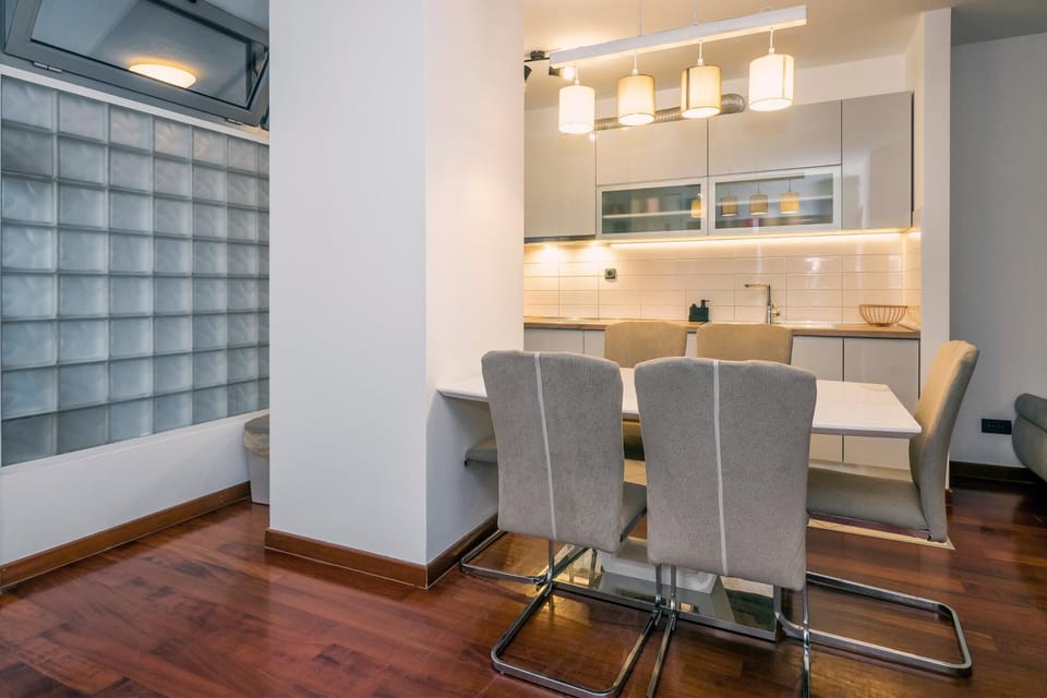 Kitchen or kitchenette, Seating area, Dining area, air conditioner