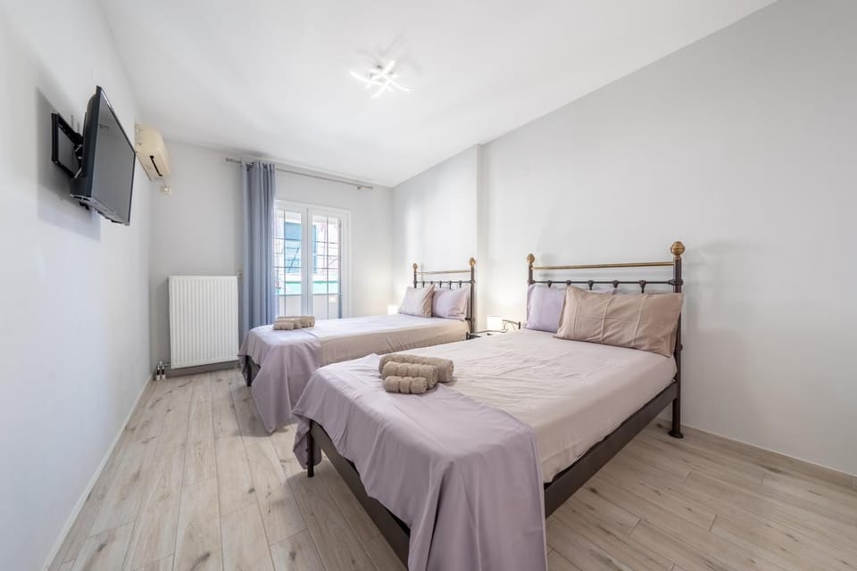 Bed, Balcony/Terrace, Bedroom