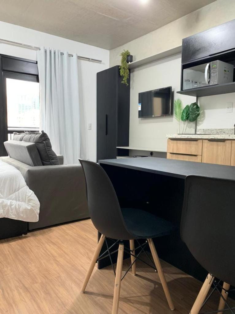 48 New Studio w Movie screen, fast wifi and balcony Apartment in Sao Paulo City