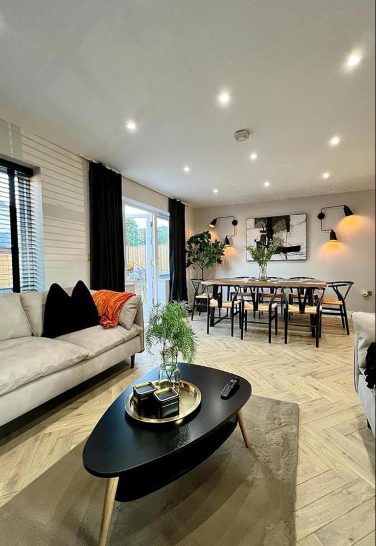 Communal lounge/ TV room