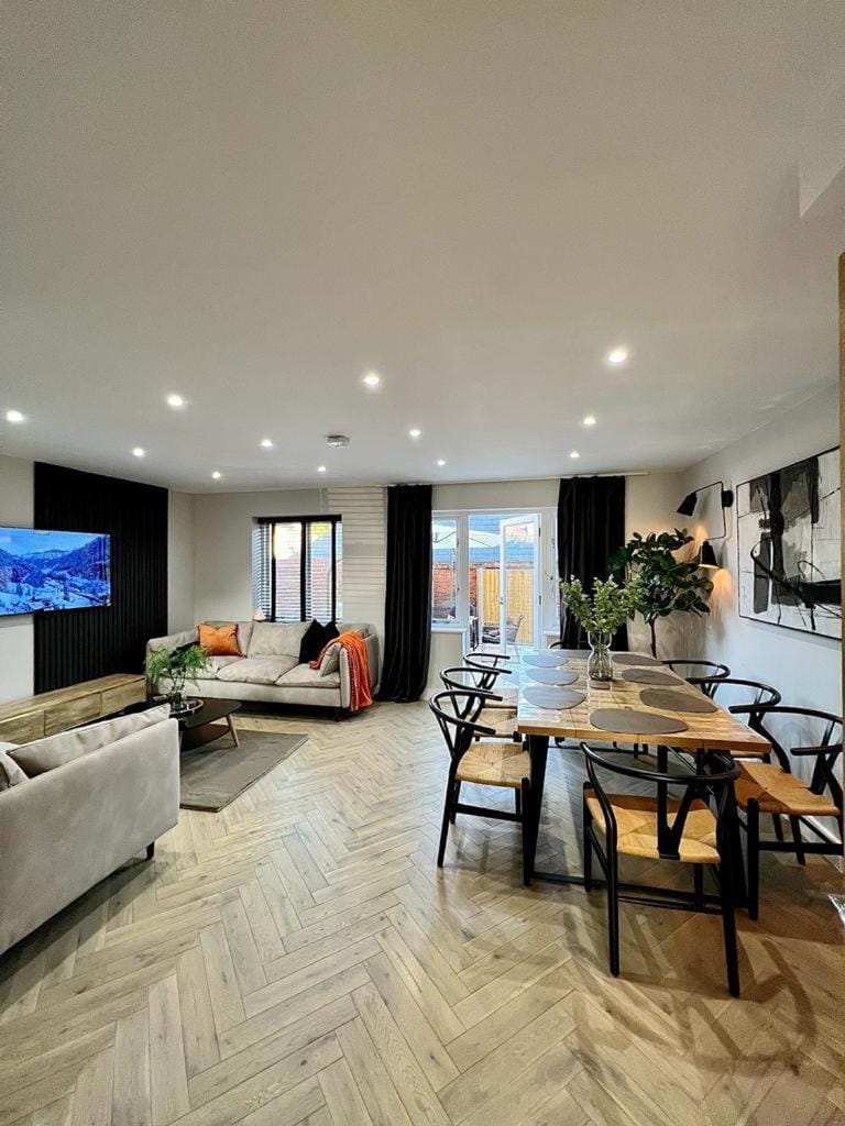 Communal lounge/ TV room