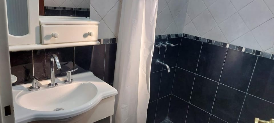 HERMOSO DEPTO, AMPLIO LUMINOSO, EXCELENTE UBICACION Apartment in Neuquen