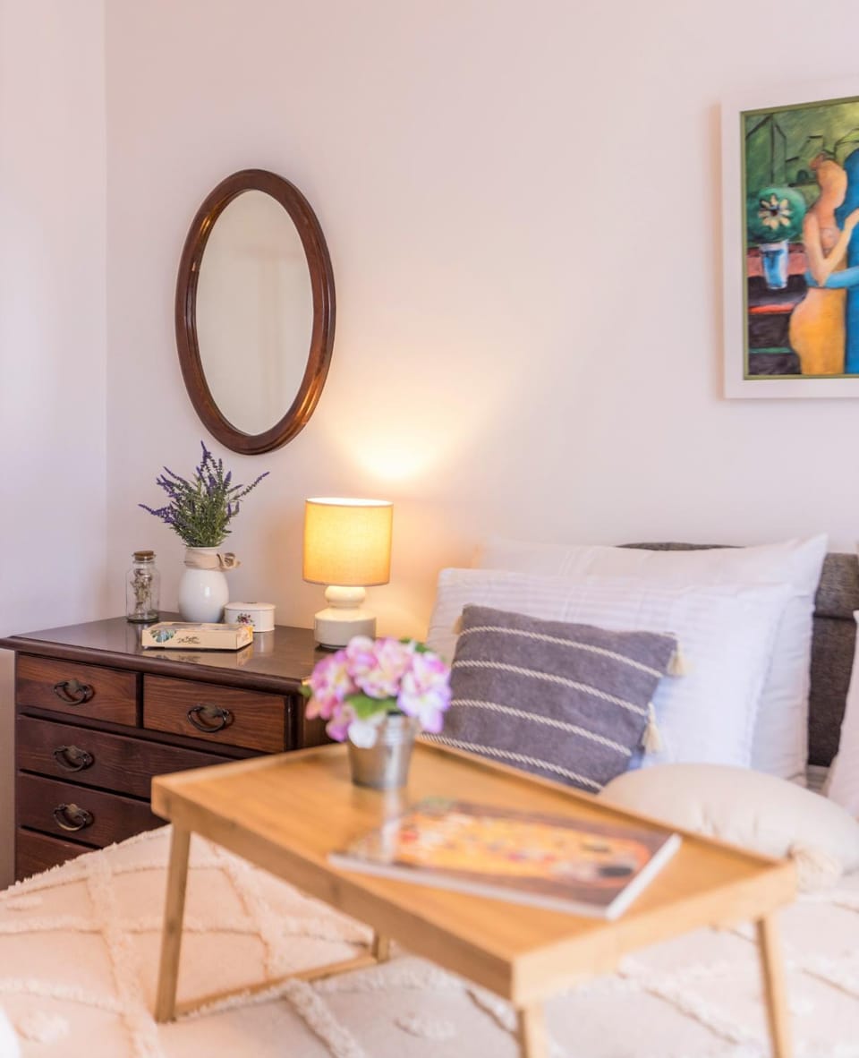 Bed, Decorative detail, Bedroom