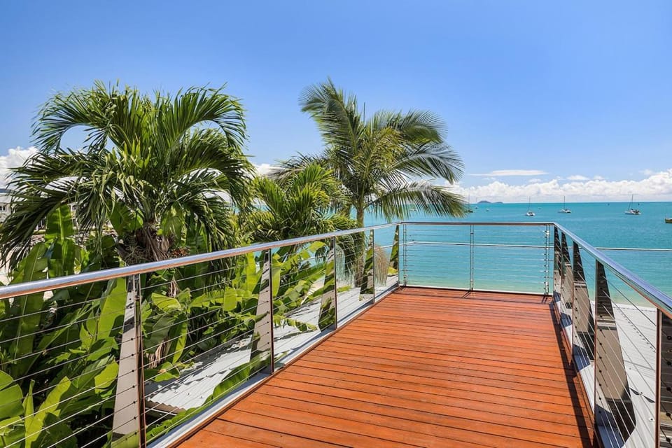 Anusara - Airlie Beach House in Airlie Beach