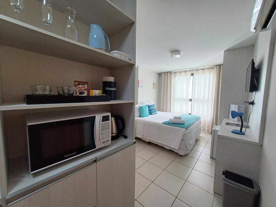 Bed, Coffee/tea facilities, Photo of the whole room, minibar