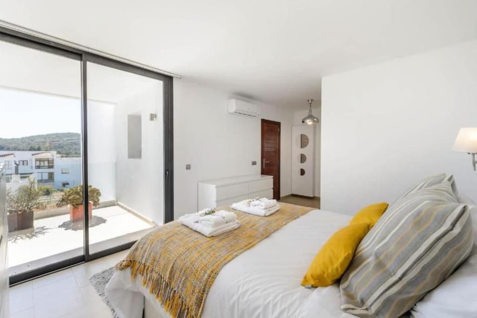 Bed, View (from property/room), Bedroom