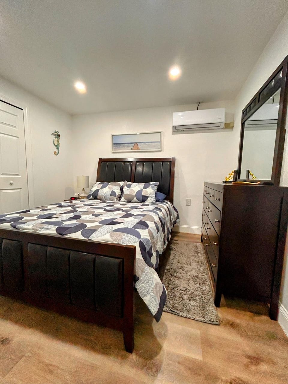 Bed, Photo of the whole room, Bedroom, wardrobe