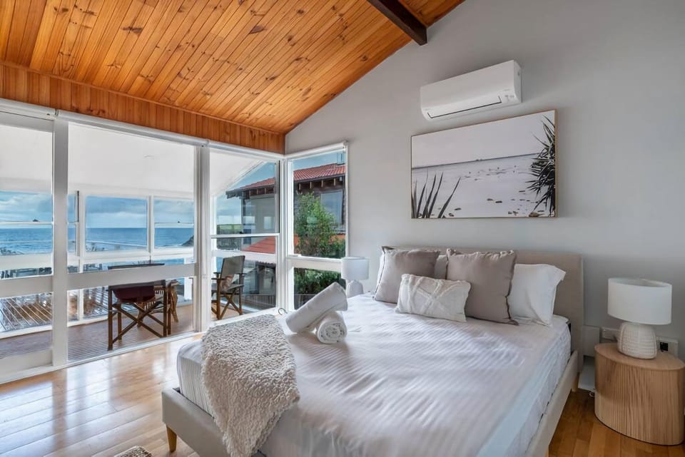 Kiama Cliff Retreat House in Kiama