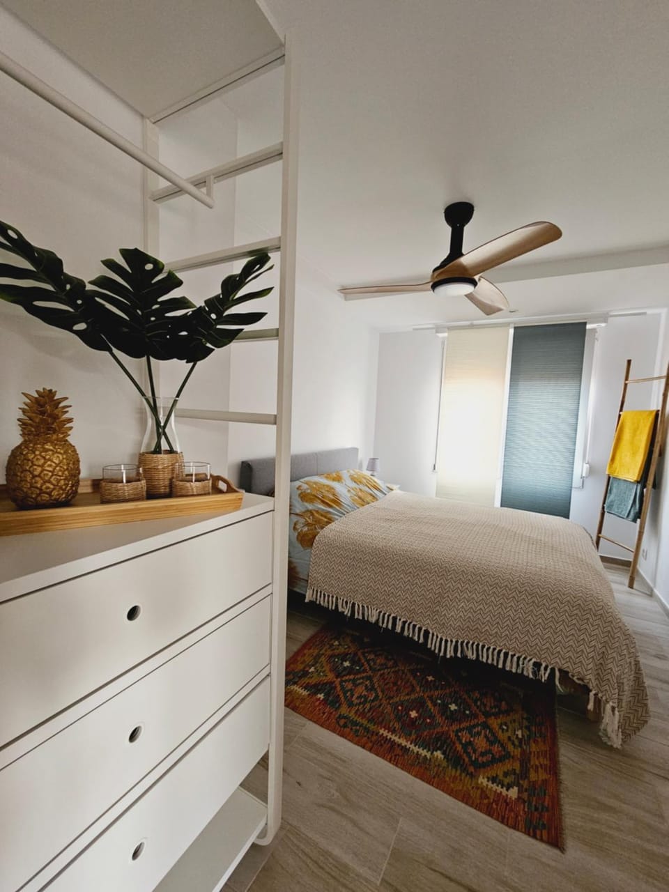 Bed, Photo of the whole room, Bedroom, wardrobe