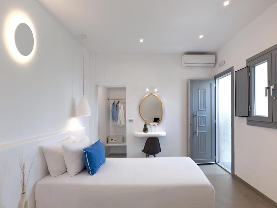 Bed, Bedroom, air conditioner