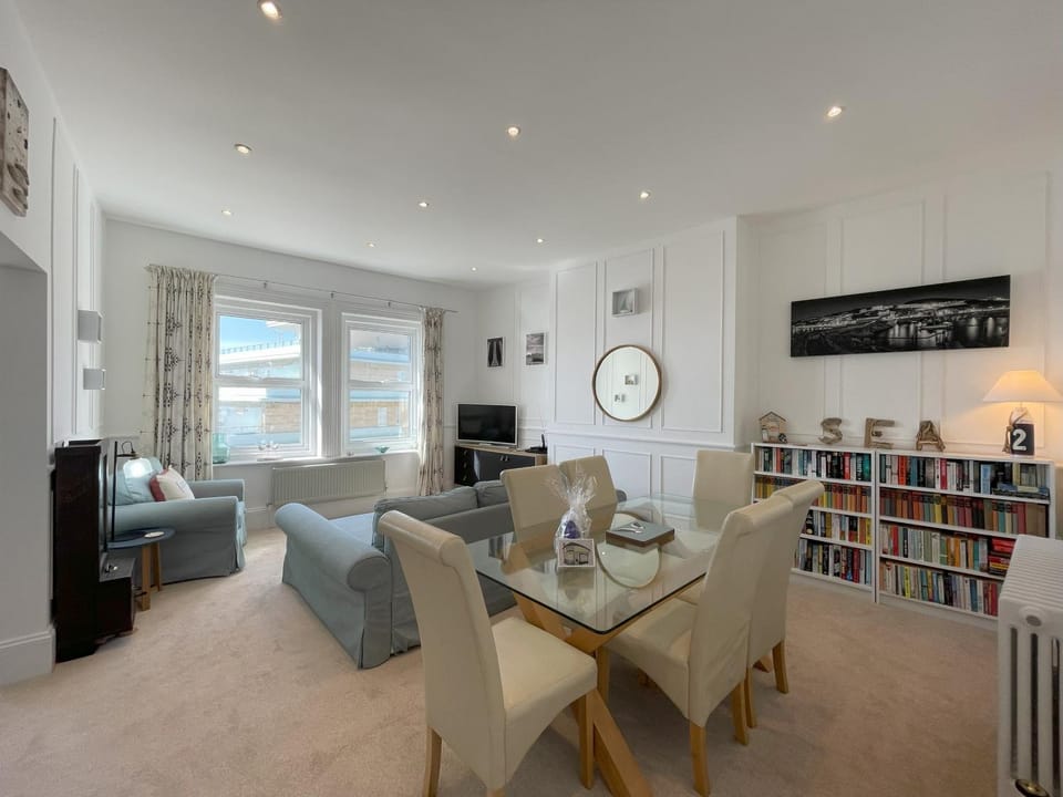 Sandy Toes - awesome beach view and access Apartment in Ventnor