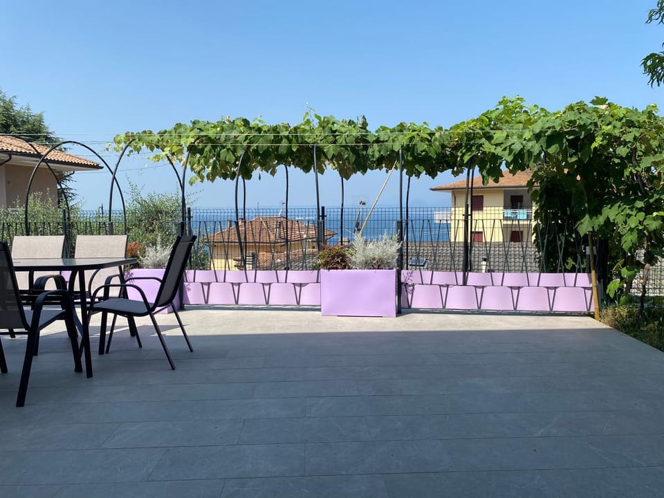 Balcony/Terrace, Lake view