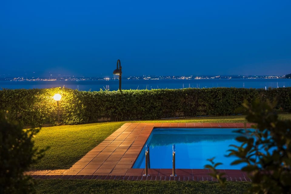 Lake view, Lake view, Pool view, Swimming pool