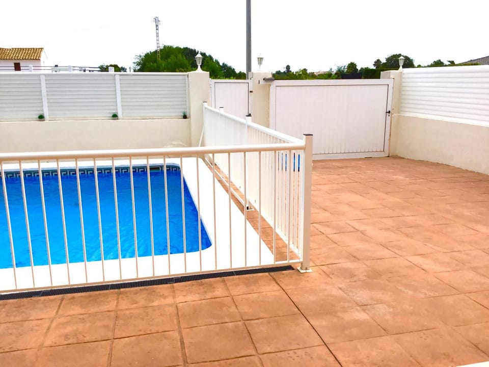 Swimming pool, Swimming pool