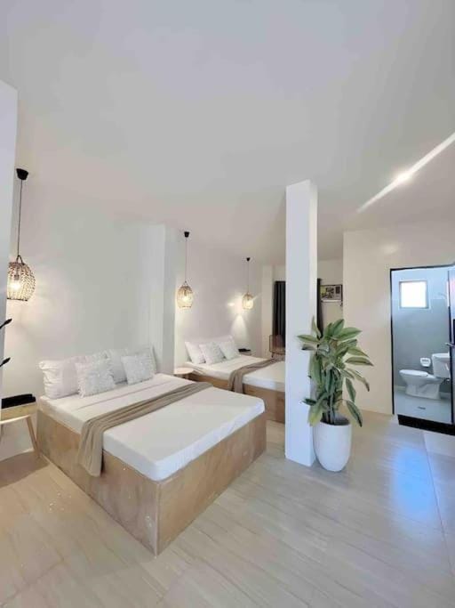 NEW Modern Suite near Beach & Airport Apartment in Lapu-Lapu City