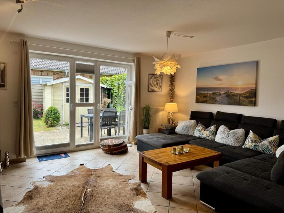 Living room, Photo of the whole room