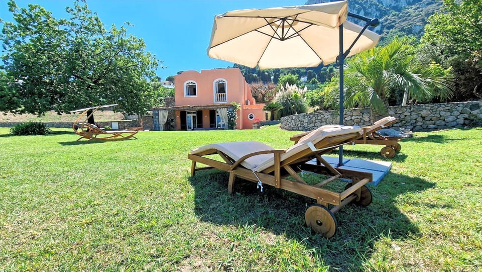 Property building, Garden, Balcony/Terrace, Garden view, sunbed