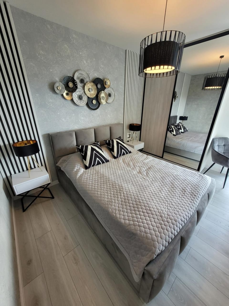 Bed, Photo of the whole room, Bedroom