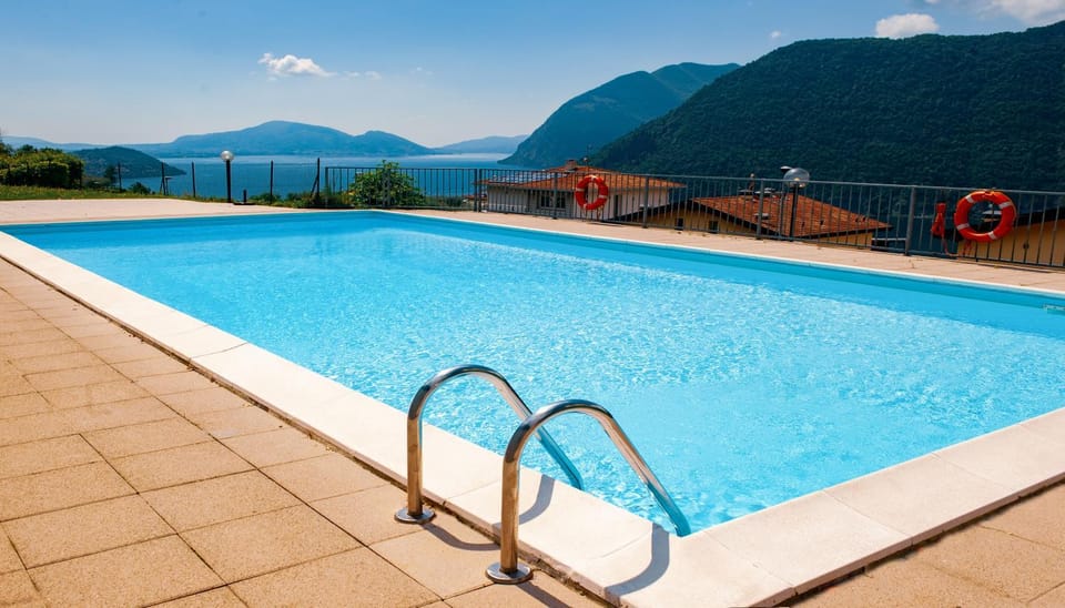 Lake view 18 Apartment in Province of Brescia