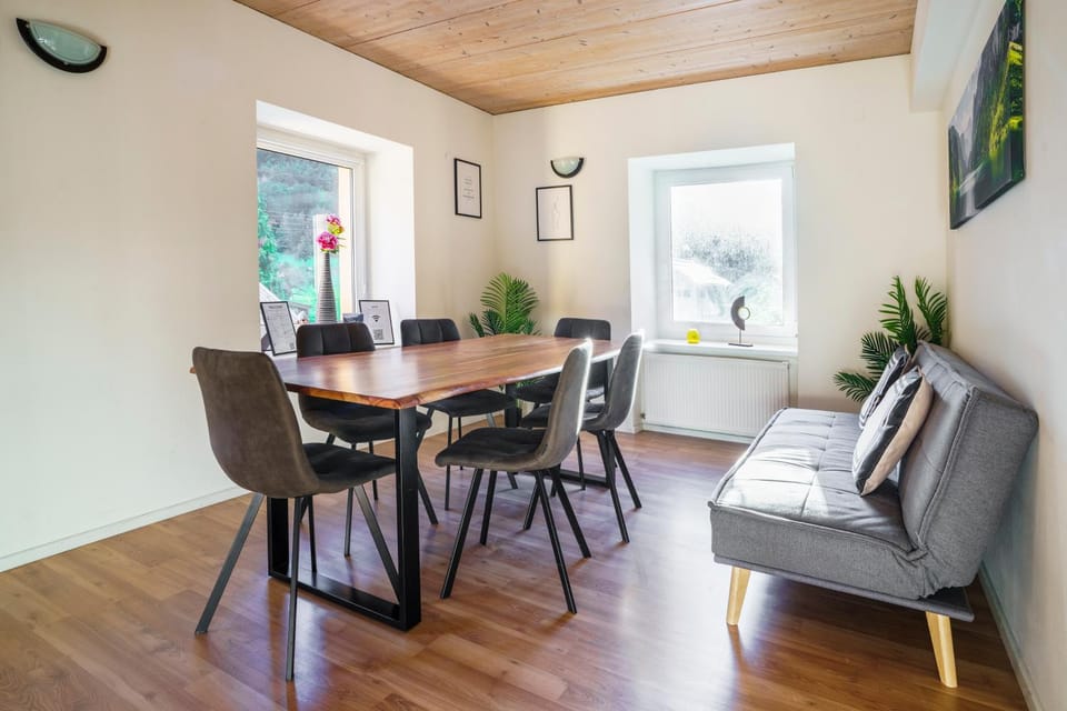 Living room, Seating area, Dining area