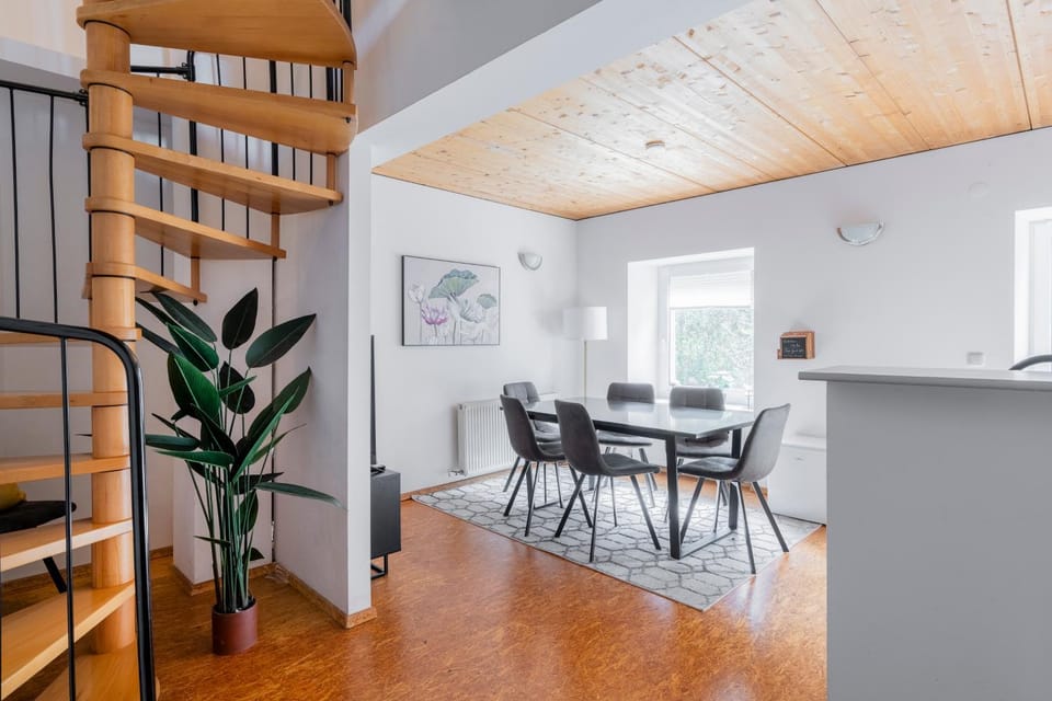 Living room, Seating area, Dining area