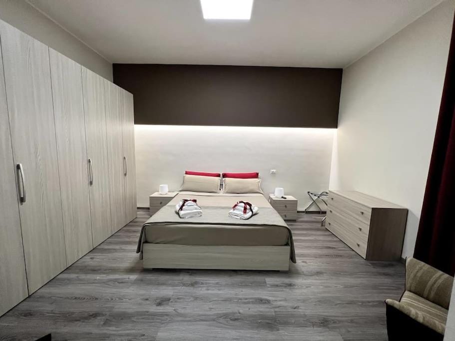Bed, Photo of the whole room, Bedroom, towels, wardrobe