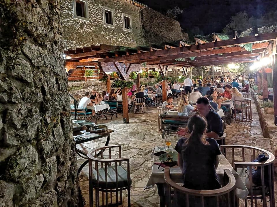 Property building, Restaurant/places to eat, Night