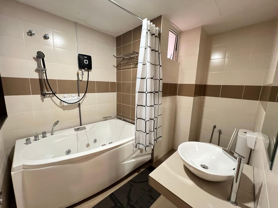 Homestay B-Lagoon Ayer Keroh Melaka by AlliEyka Apartment in Malacca