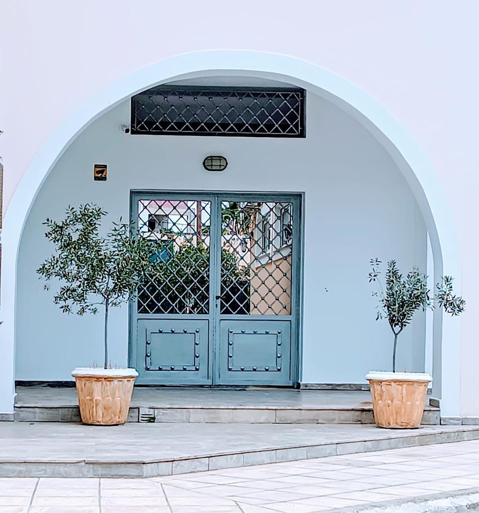 Facade/entrance, Day
