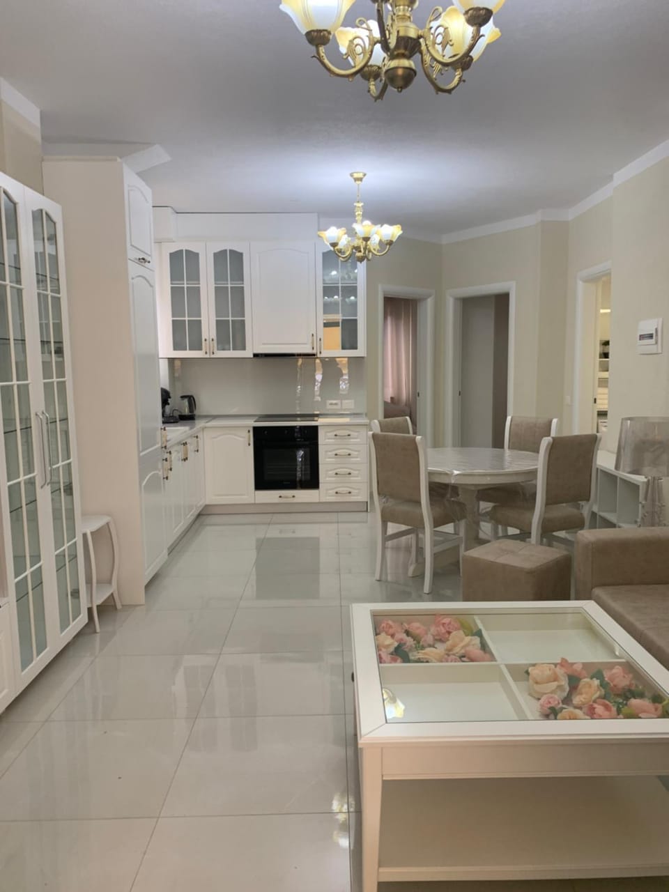 Kitchen or kitchenette, Living room, Dining area