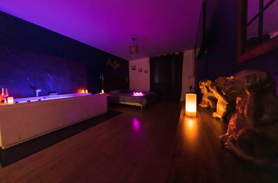 * Spa & Détente # Suite Privée # Tours # Netflix * Apartment in Tours