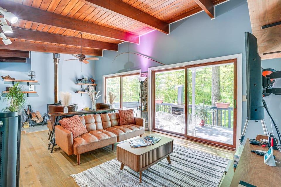 'Alpine House' Modern Delevan Cabin on 2 Acres Cabin in Cattaraugus