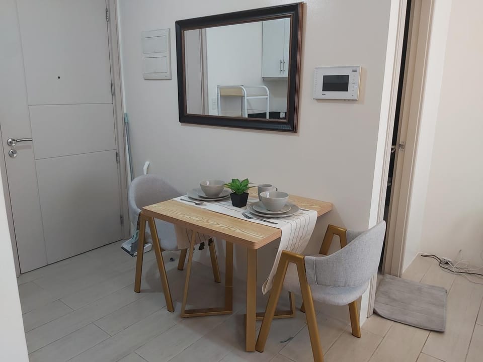 Pasay Staycation with Parking Space in 150 Newport Boulevard near Resort World & NAIA T3 Hotel in Pasay