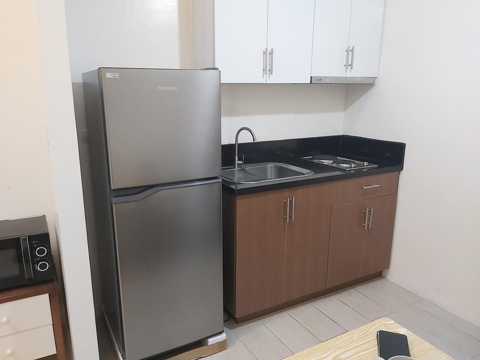 Pasay Staycation with Parking Space in 150 Newport Boulevard near Resort World & NAIA T3 Hotel in Pasay