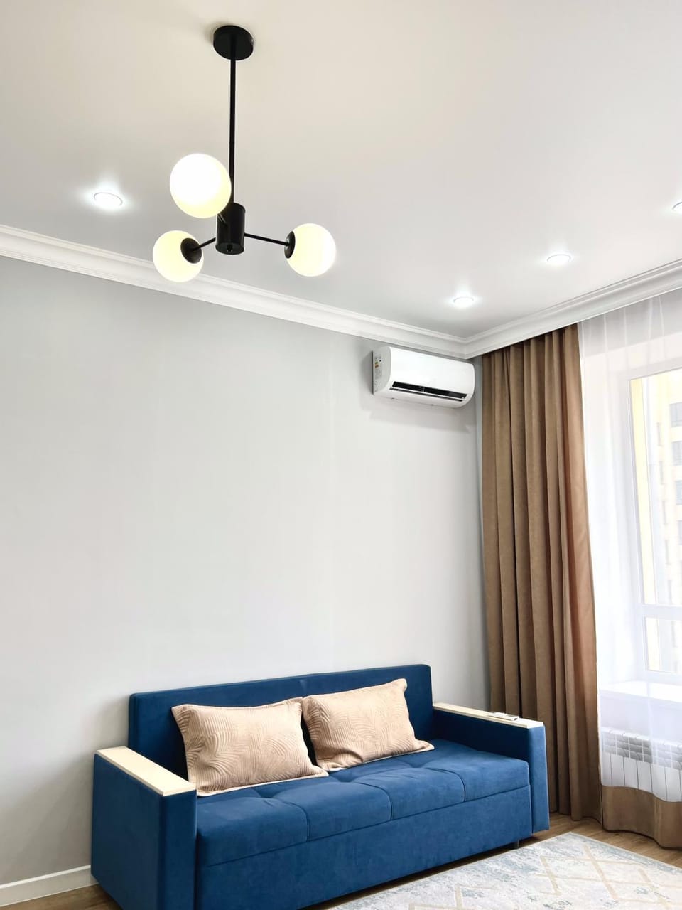 Living room, Seating area, air conditioner