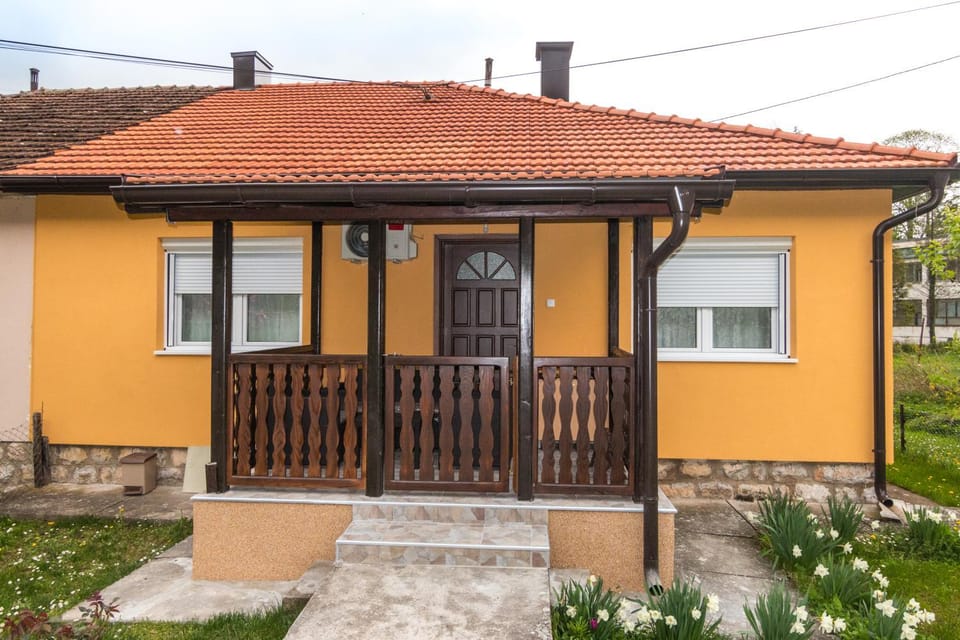 Facade/entrance, Garden, Garden view
