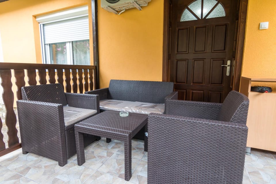 Patio, Day, View (from property/room), Balcony/Terrace, Seating area