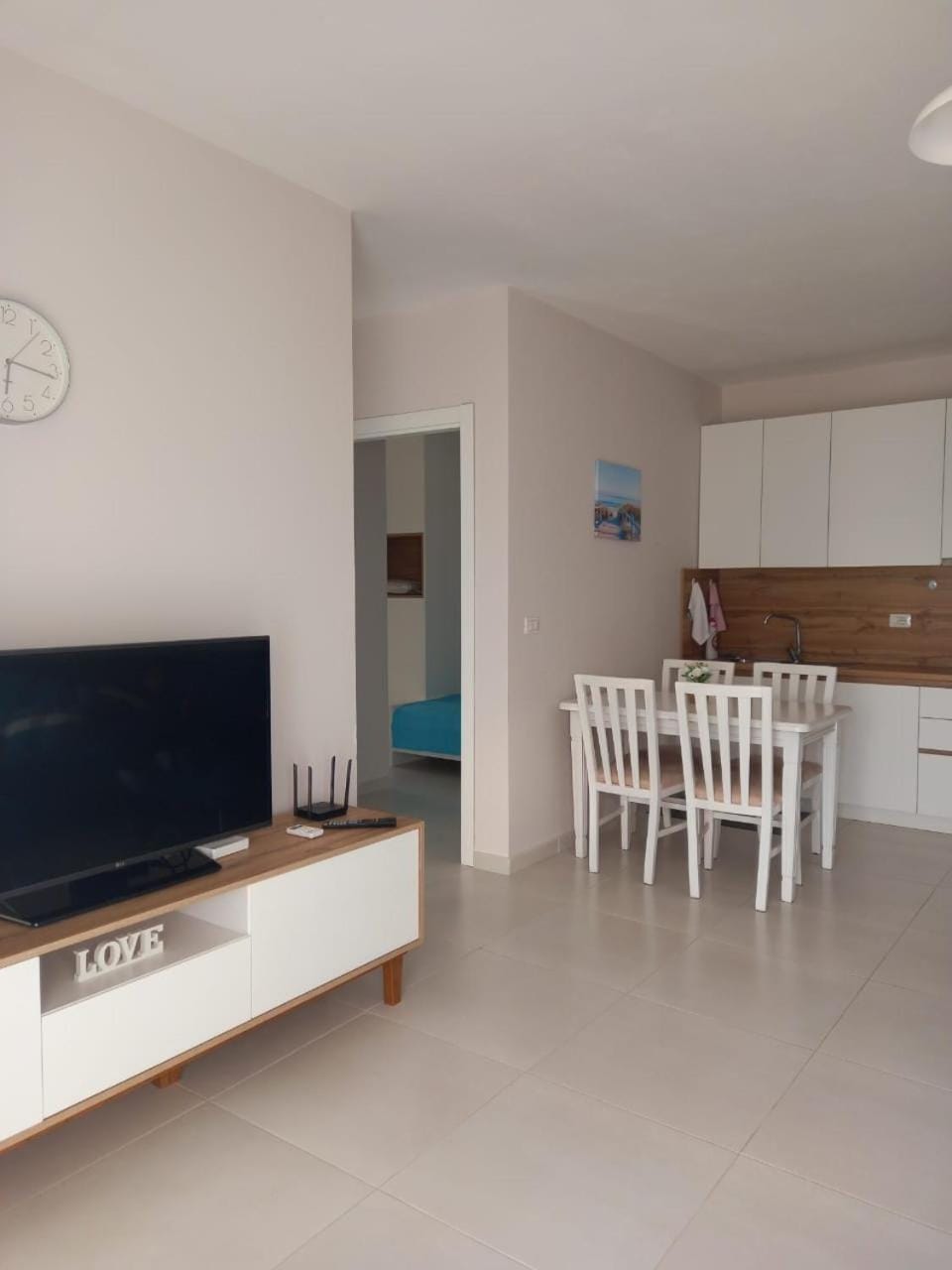 Communal lounge/ TV room, TV and multimedia, Kitchen or kitchenette, Dining area