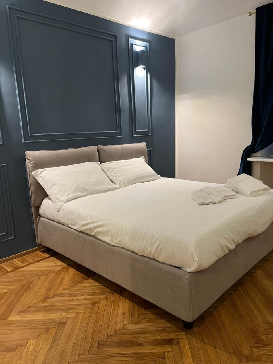 Bed, Photo of the whole room