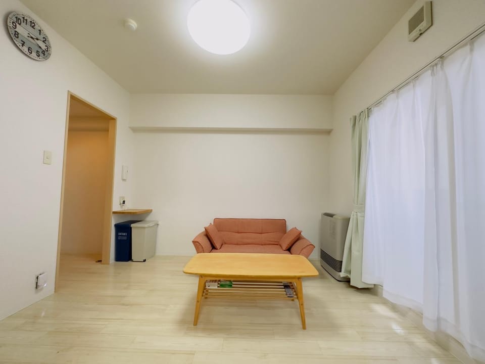 6-2新規OPEN　札幌駅から徒歩7分の良い場所！サービスアパートメントSAPPOROステーション6-2　ネット無料 Apartment in Sapporo