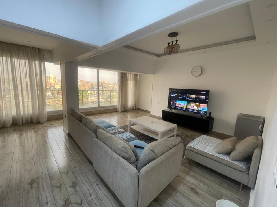 TV and multimedia, Seating area