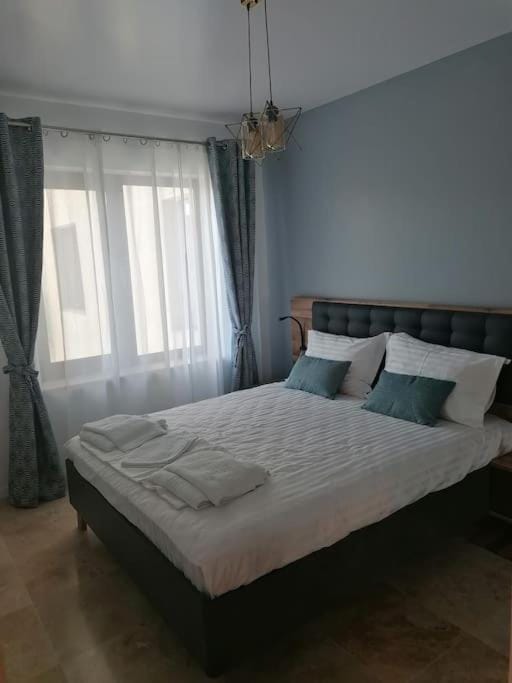 Breeze Way Apartment, 10 metri de plaja Apartment in Constanța County