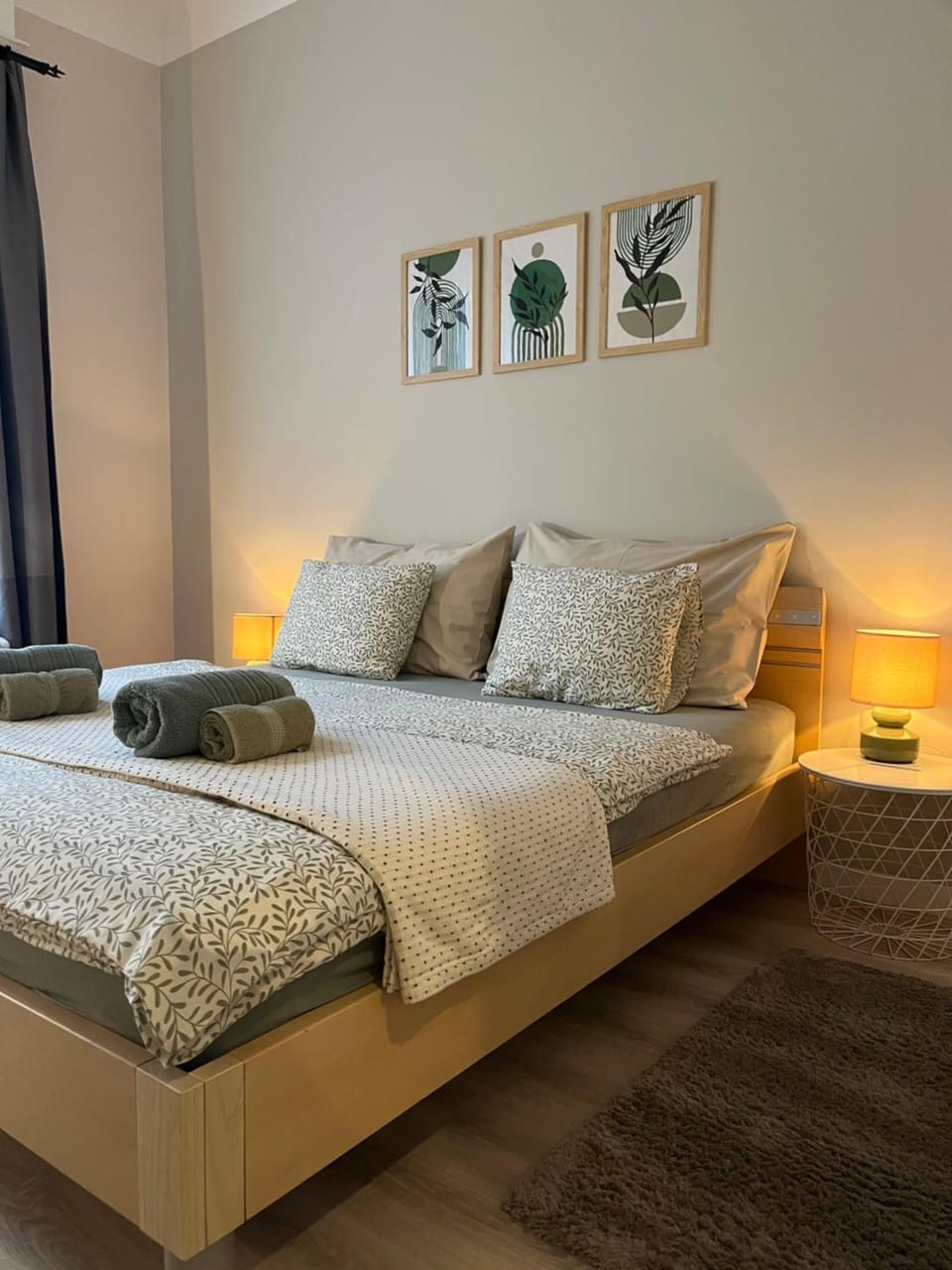 Bedroom, towels