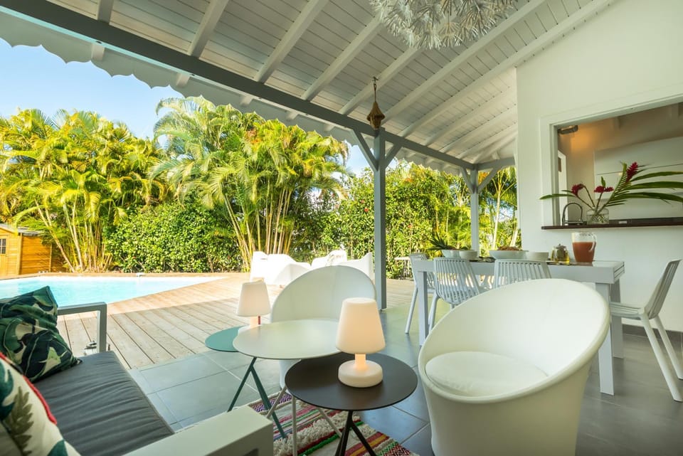 Living room, Garden view, Swimming pool