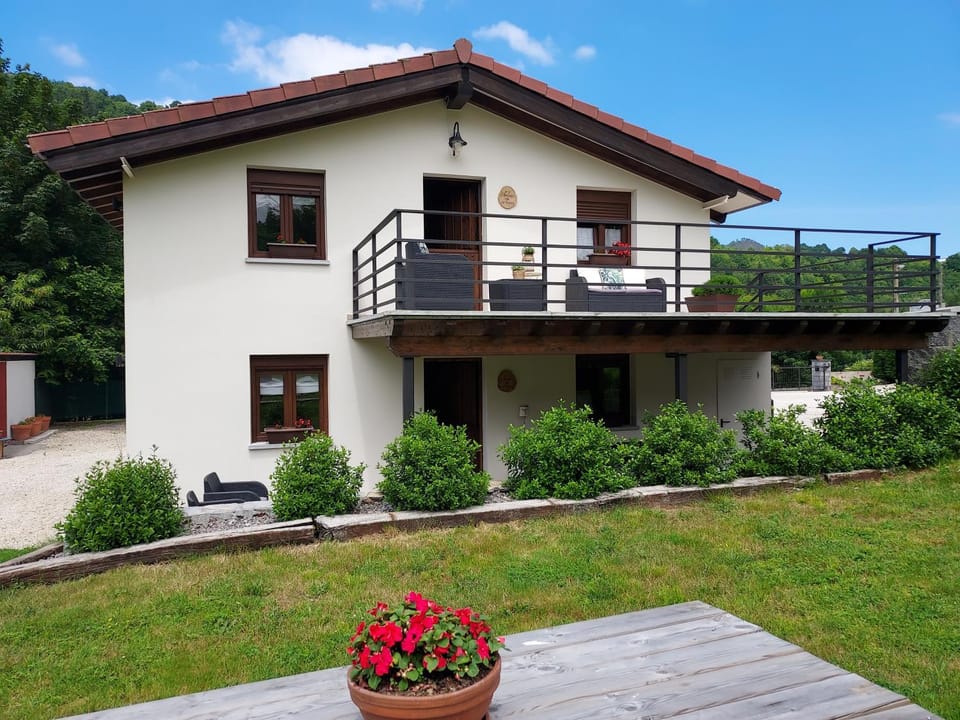Property building, Spring, Garden